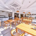Hotel Athena *
