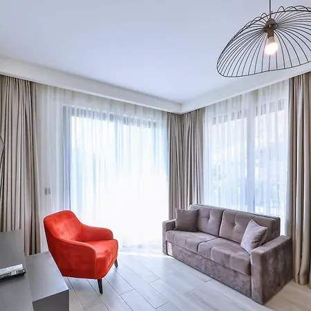 Athena Hotel *