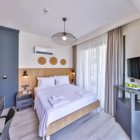 Athena Hotel *