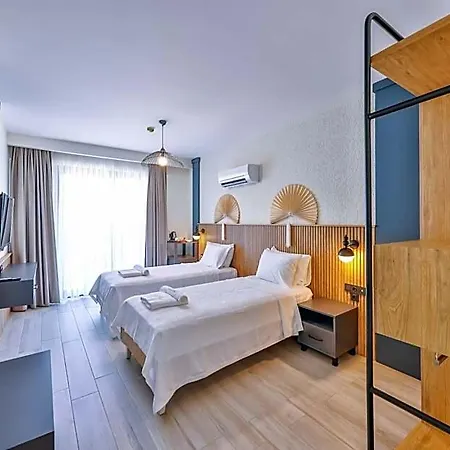 Otel Athena *